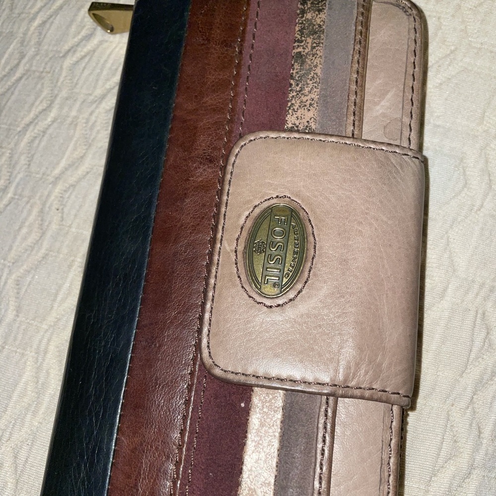 Lovely Fossil Wallet Neutral Metallic Gorgeous Color Pallet. - Picture 3 of 14